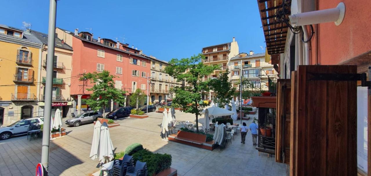 Apartamento Con Encanto Tipico Cereta Centro Puigcerdà Exterior foto